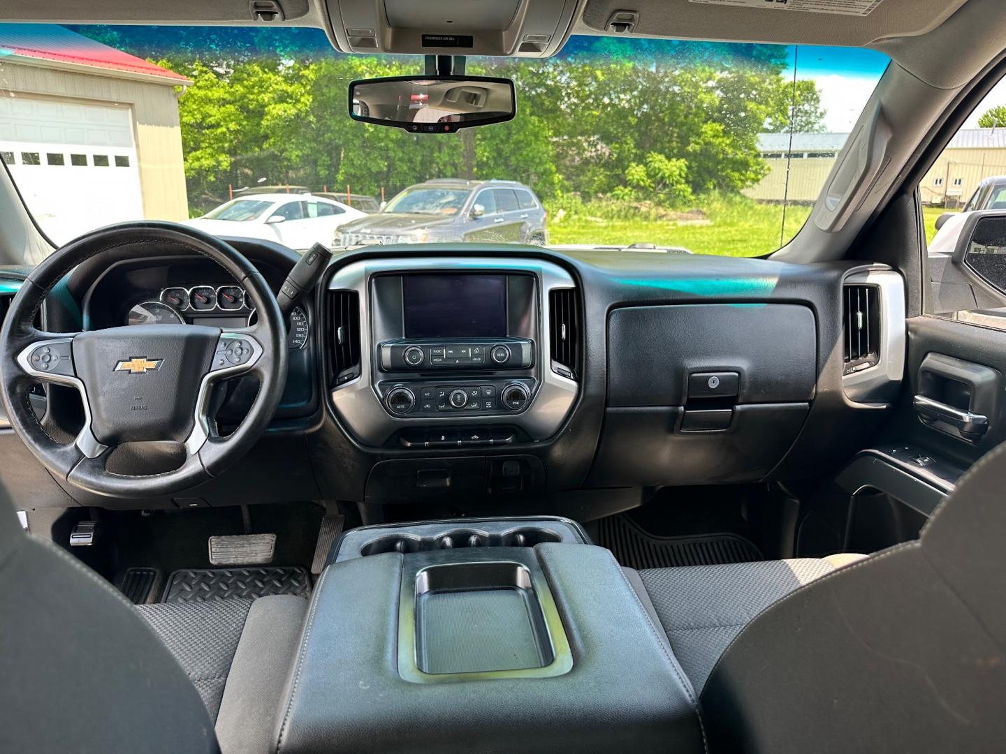 2017 White /Black Chevrolet Silverado 1500 LT (1GCVKREH5HZ) with an 4.3L V6 OHV 12V engine, 6-Speed Automatic transmission, located at 11115 Chardon Rd. , Chardon, OH, 44024, (440) 214-9705, 41.580246, -81.241943 - Photo#37